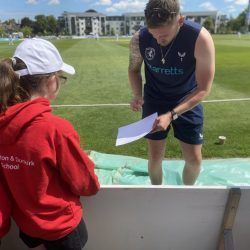 Cricket-Player-Signing-Autograph